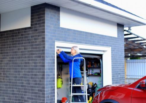 なぜ適切なガレージドアオープナーの取り付けは家のセキュリティにとって重要なのか
